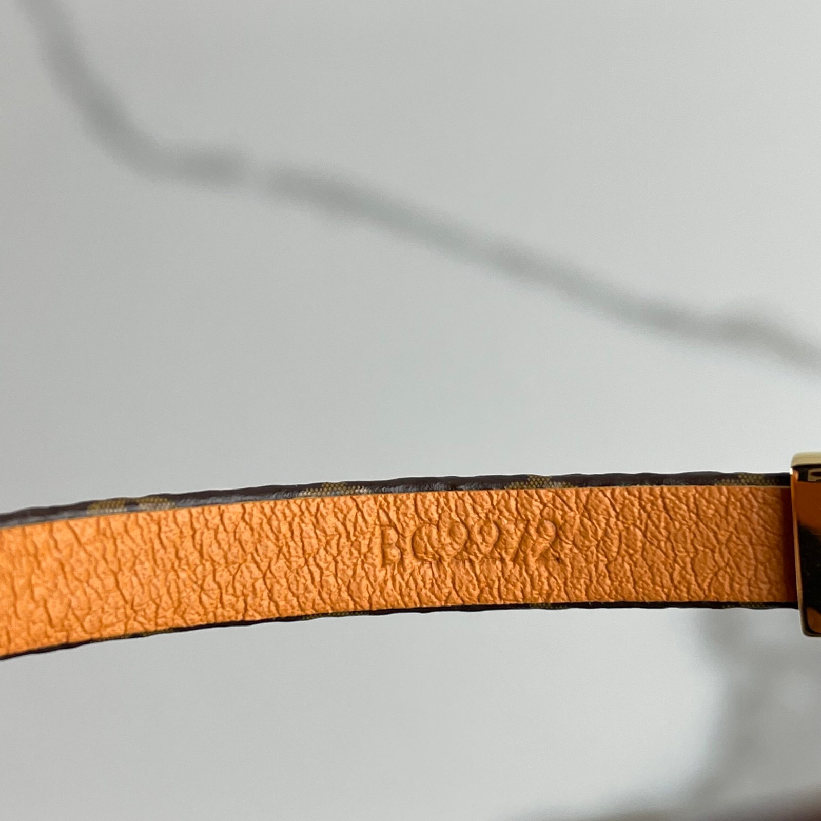 LOUIS VUITTON Bracelet à Charm Petite Malle – Image 11