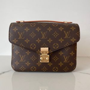 LOUIS VUITTON Metis Pouch