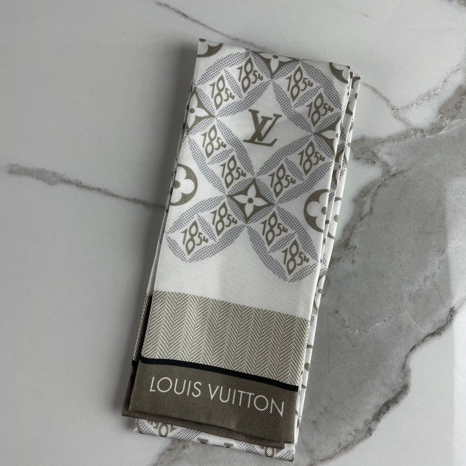 LOUIS VUITTON Bandeau Since 1854 – Image 3