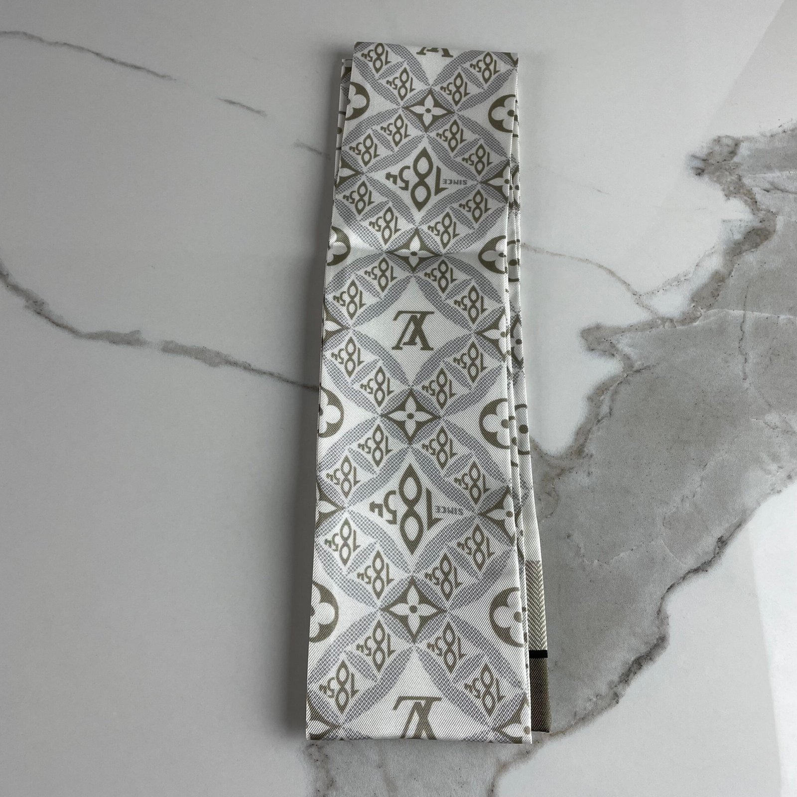 LOUIS VUITTON Bandeau Since 1854 – Image 6