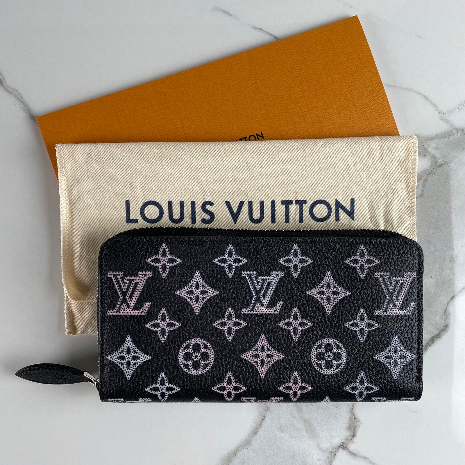 LOUIS VUITTON Zippy Wallet – Image 2