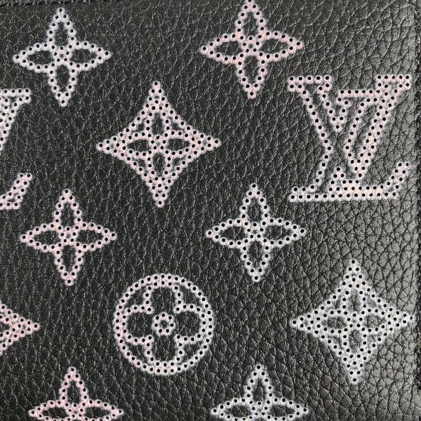 LOUIS VUITTON Zippy Wallet – Image 4