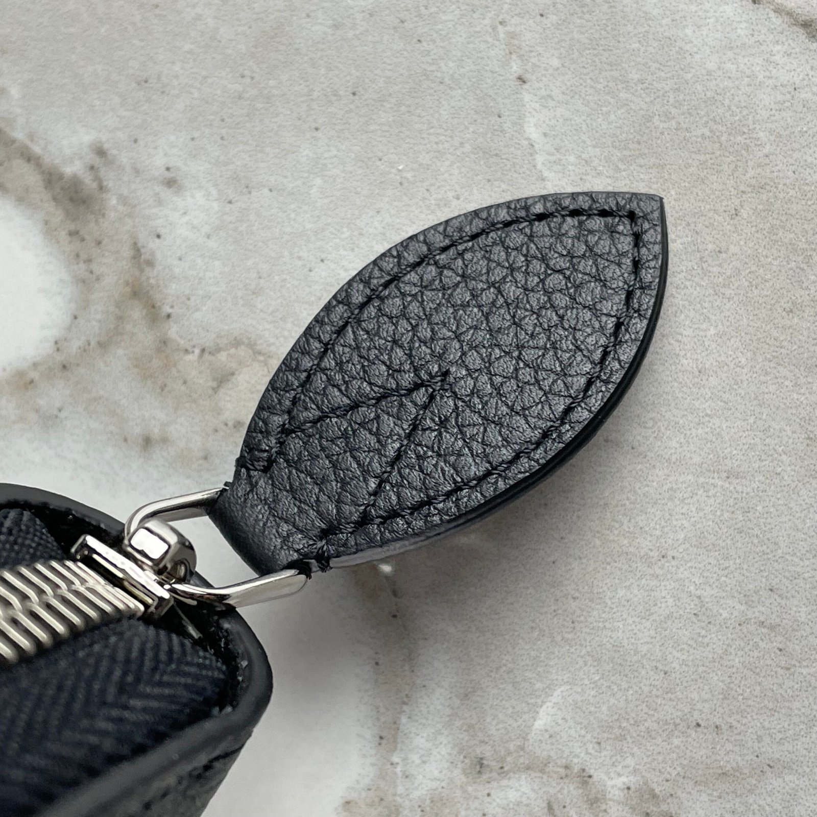 LOUIS VUITTON Zippy Wallet – Image 9