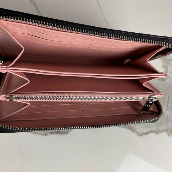 LOUIS VUITTON Zippy Wallet – Image 10