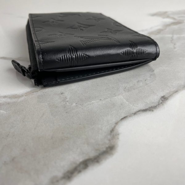 LOUIS VUITTON Hybrid Wallet – Image 4
