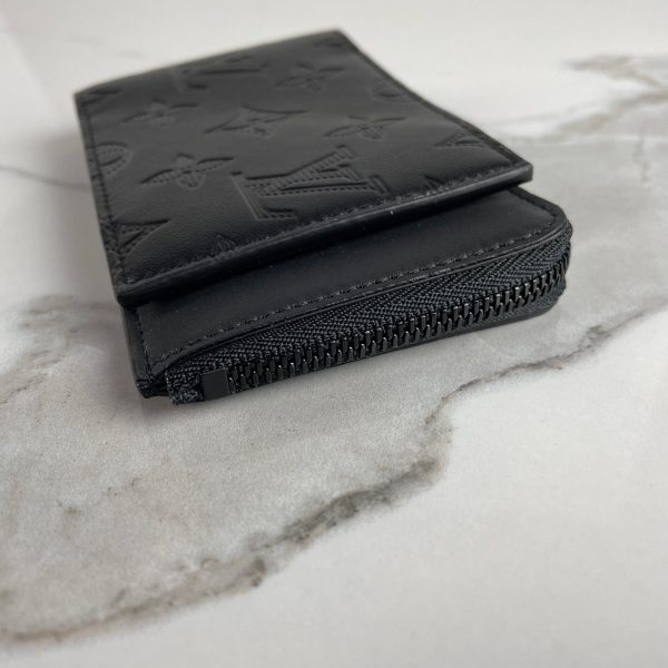 LOUIS VUITTON Hybrid Wallet – Image 6