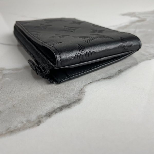 LOUIS VUITTON Hybrid Wallet – Image 8
