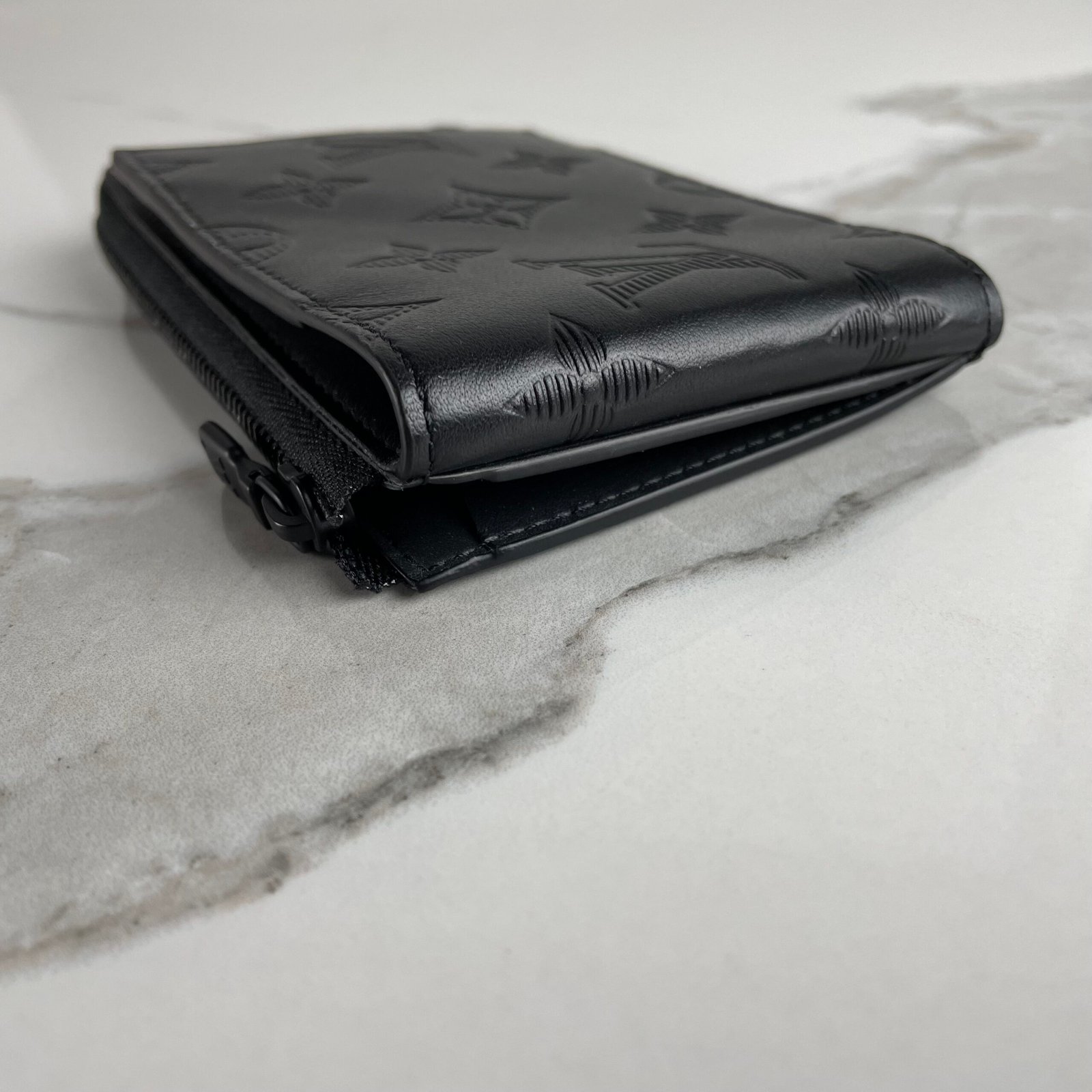 LOUIS VUITTON Hybrid Wallet – Image 8