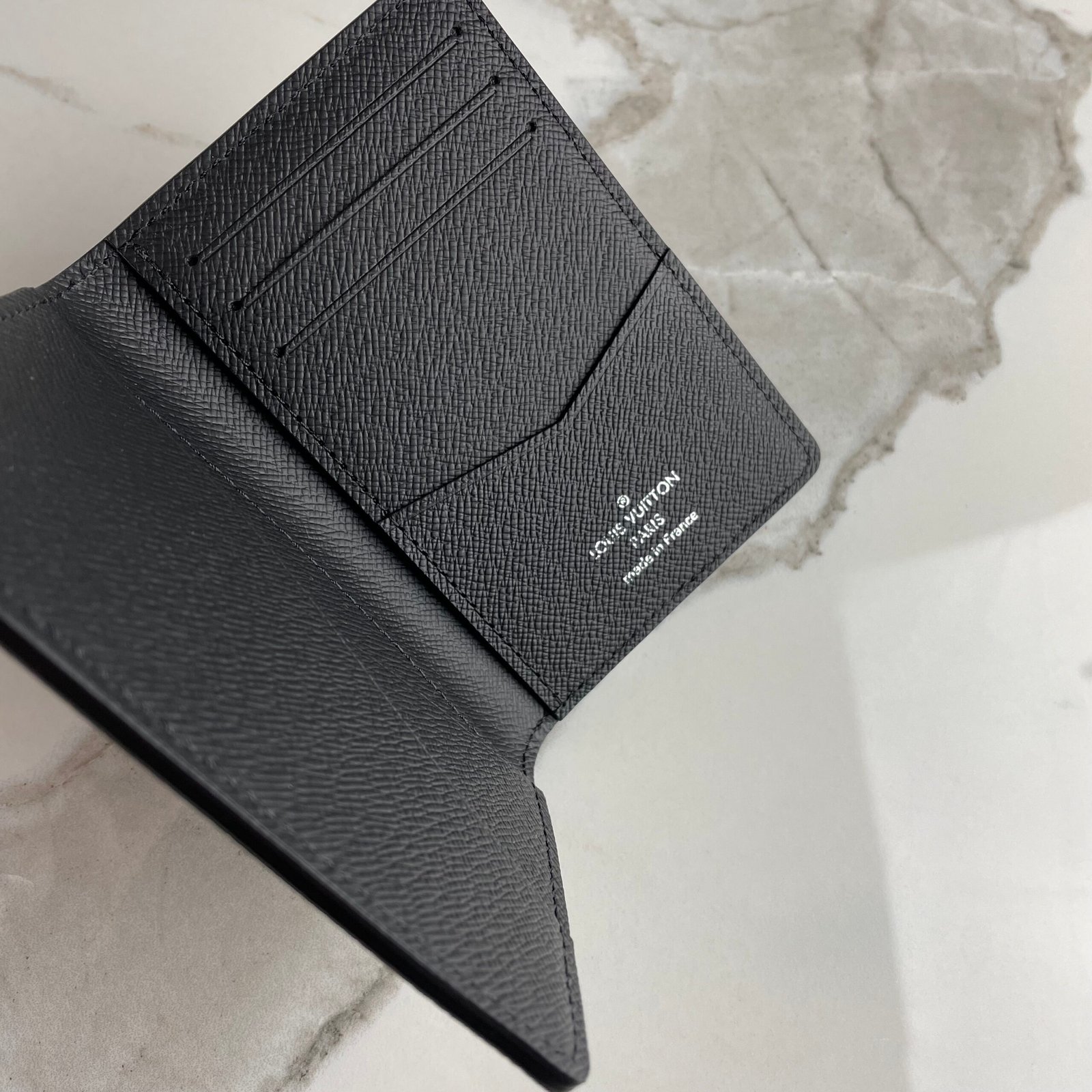 LOUIS VUITTON Organizer de Poche – Image 12