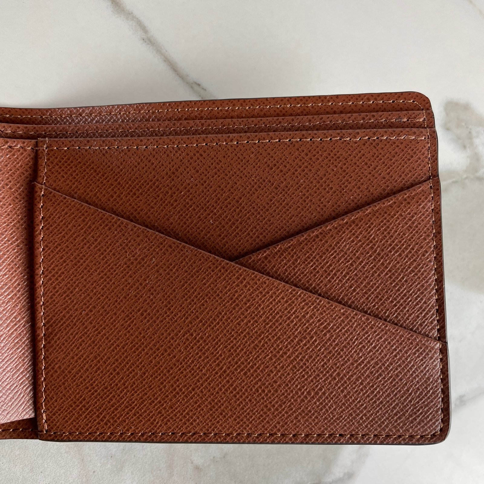 LOUIS VUITTON Portefeuille Multiple – Image 7