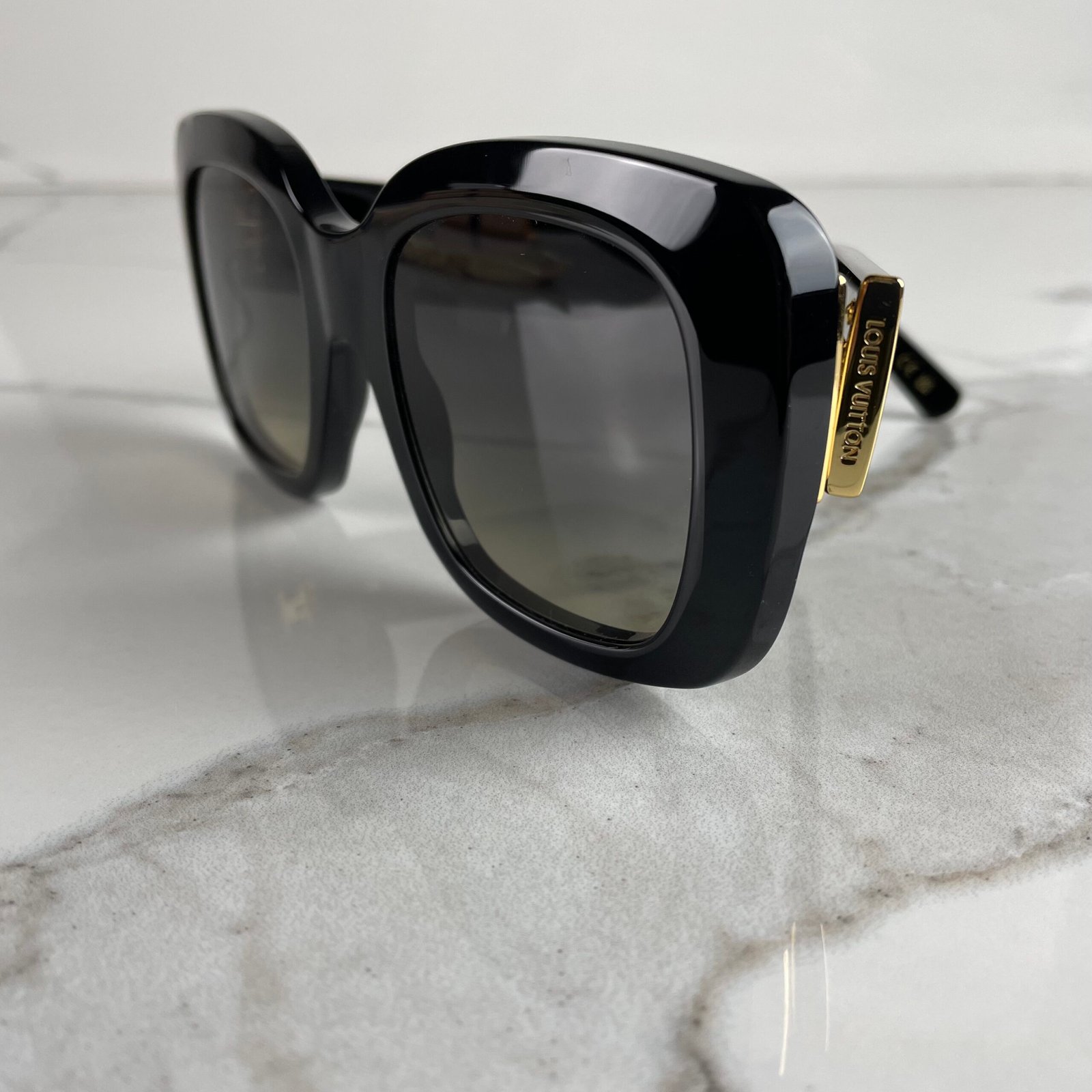 LOUIS VUITTON Lunettes de Soleil Carrées LV Empreinte – Image 6