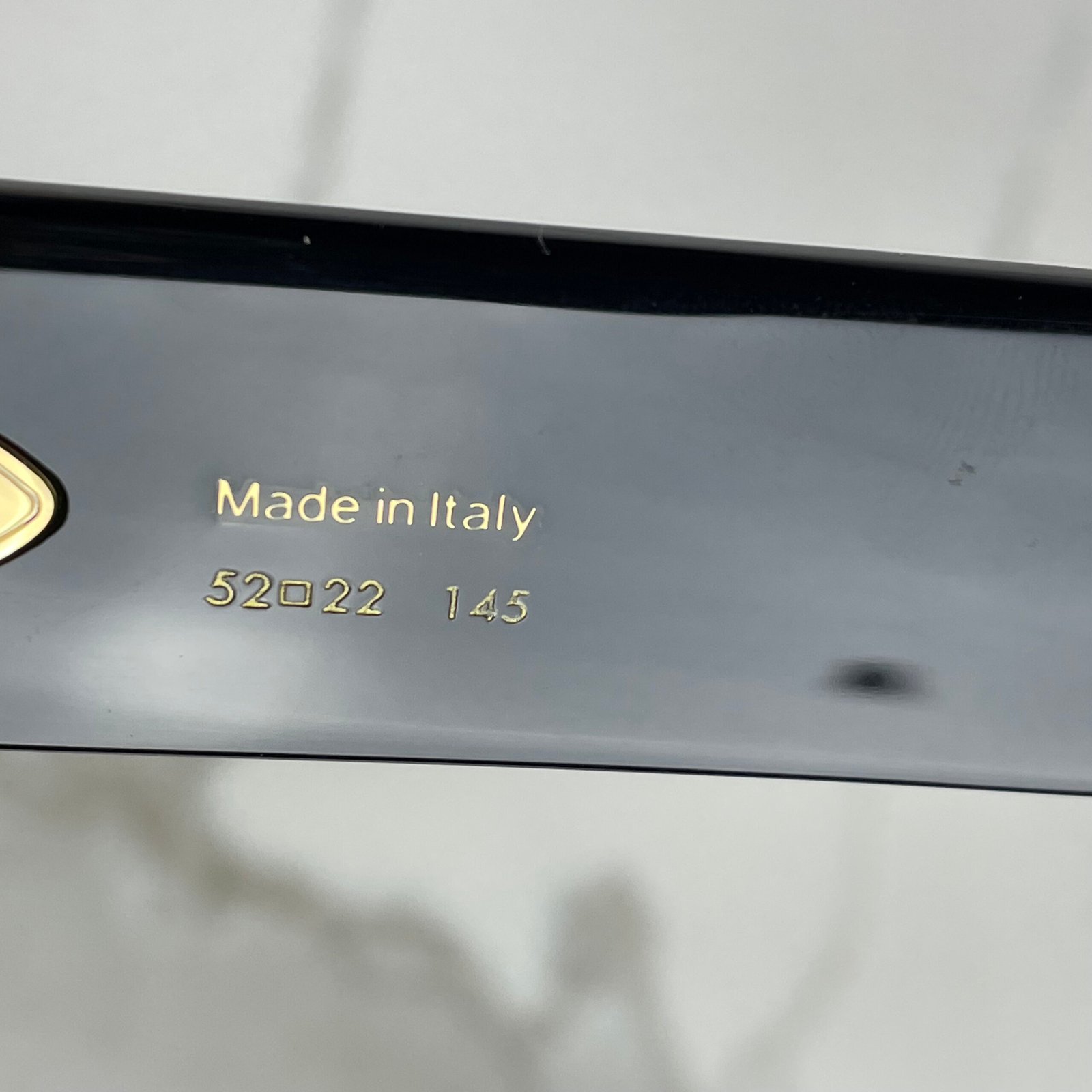 LOUIS VUITTON Lunettes de Soleil Carrées LV Empreinte – Image 9