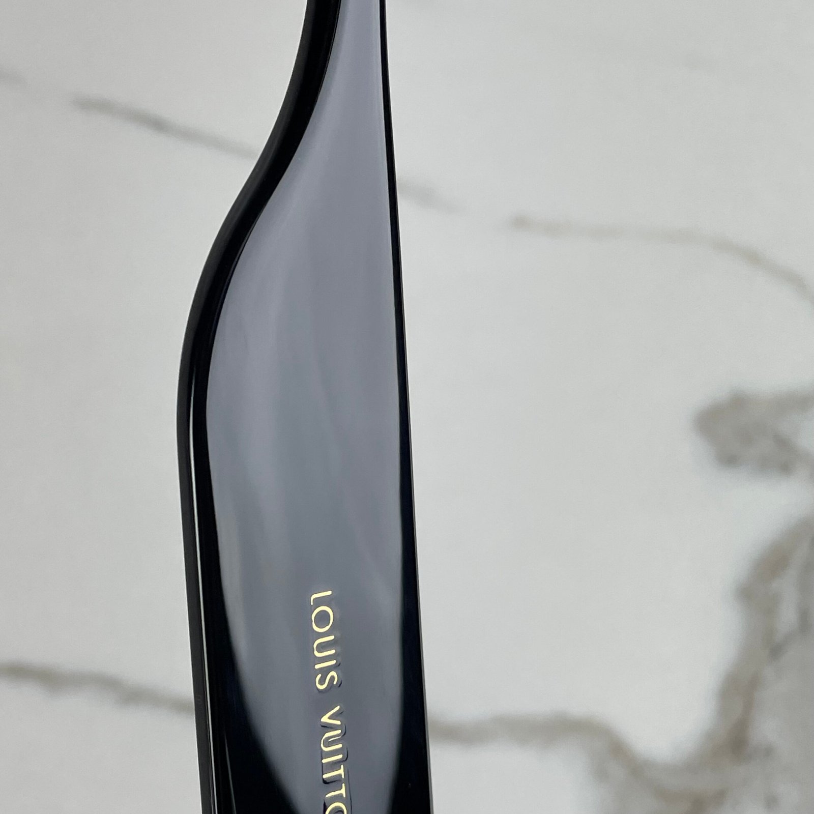 LOUIS VUITTON Lunettes de Soleil Carrées LV Empreinte – Image 15