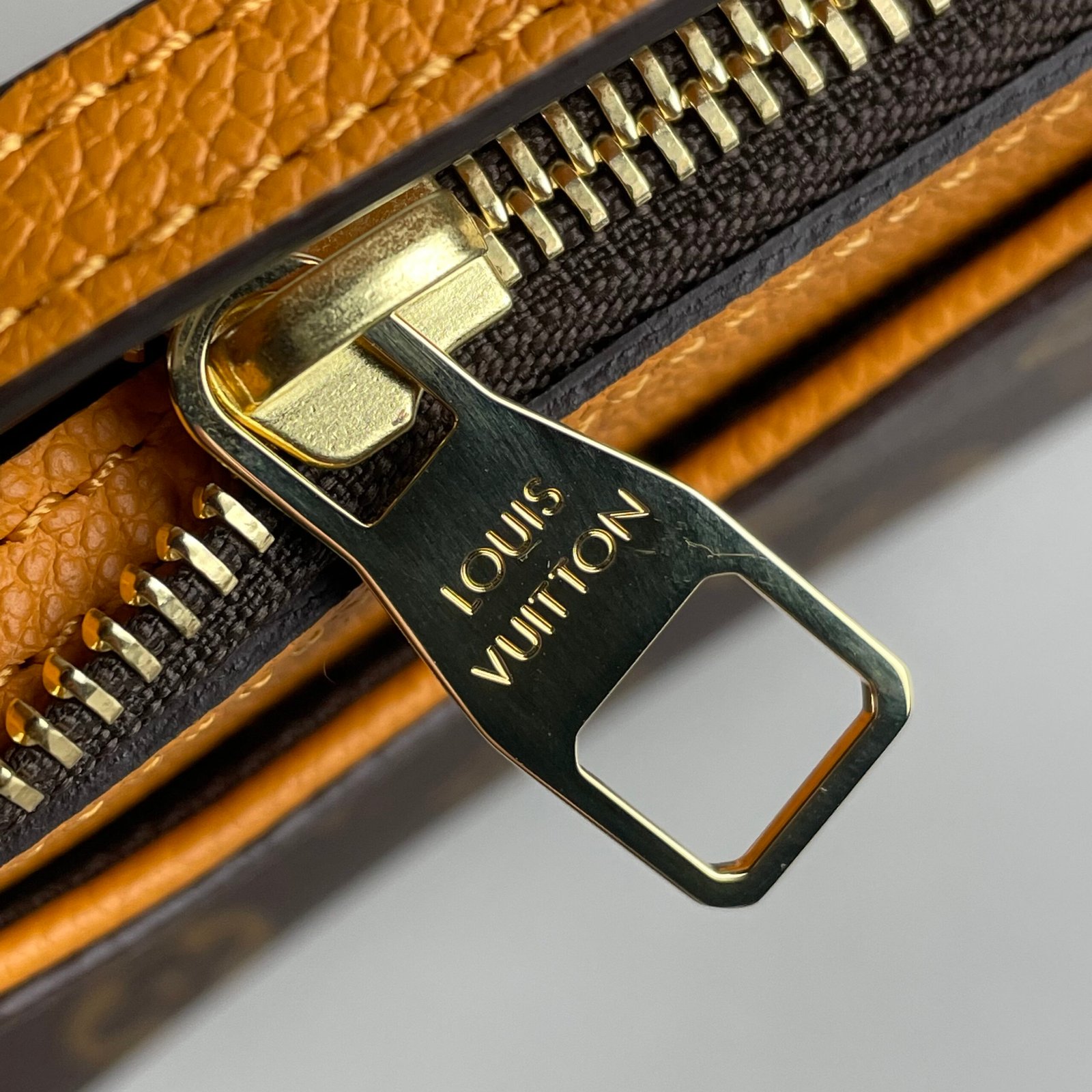 LOUIS VUITTON Pochette Pallas BB – Image 8