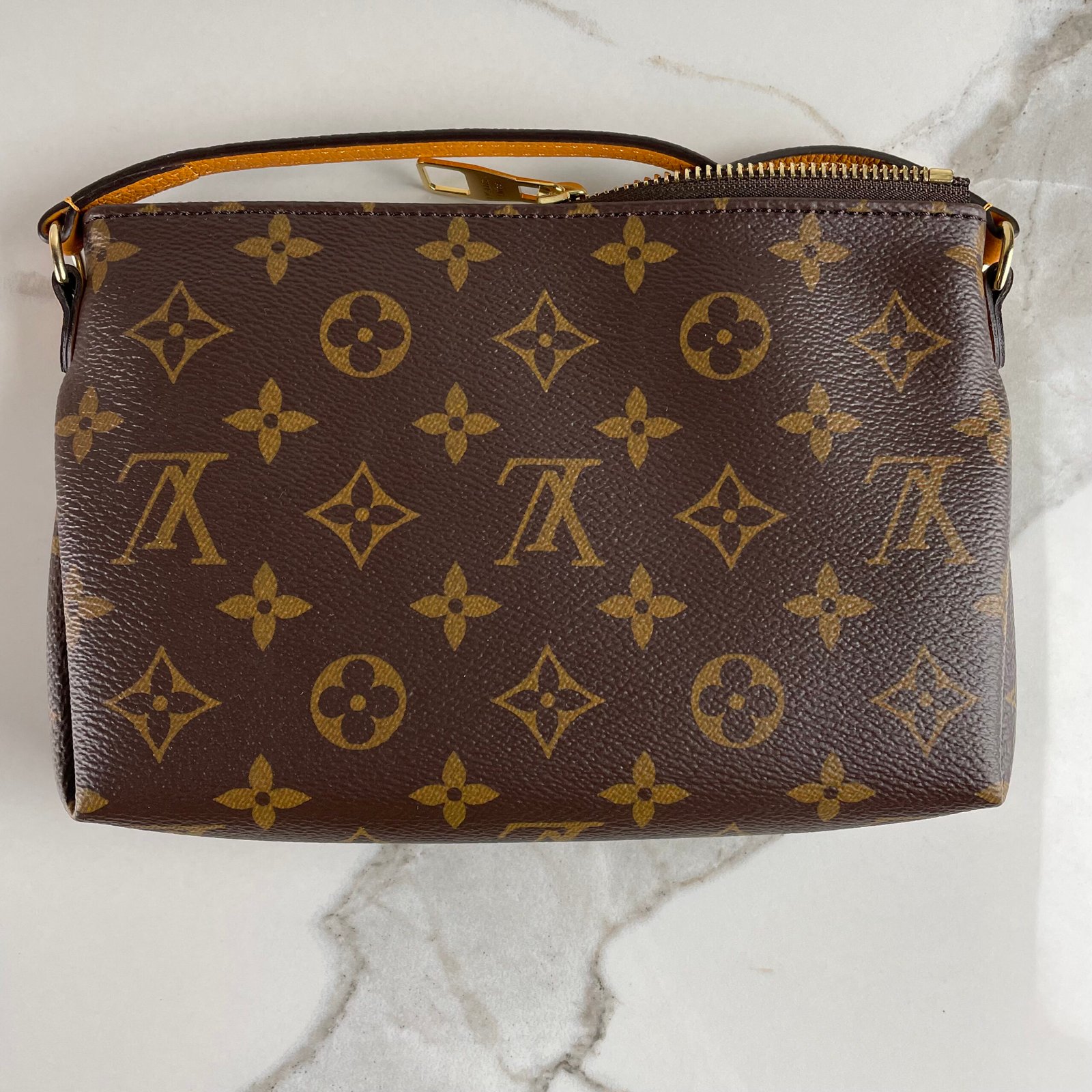 LOUIS VUITTON Pochette Pallas BB – Image 10