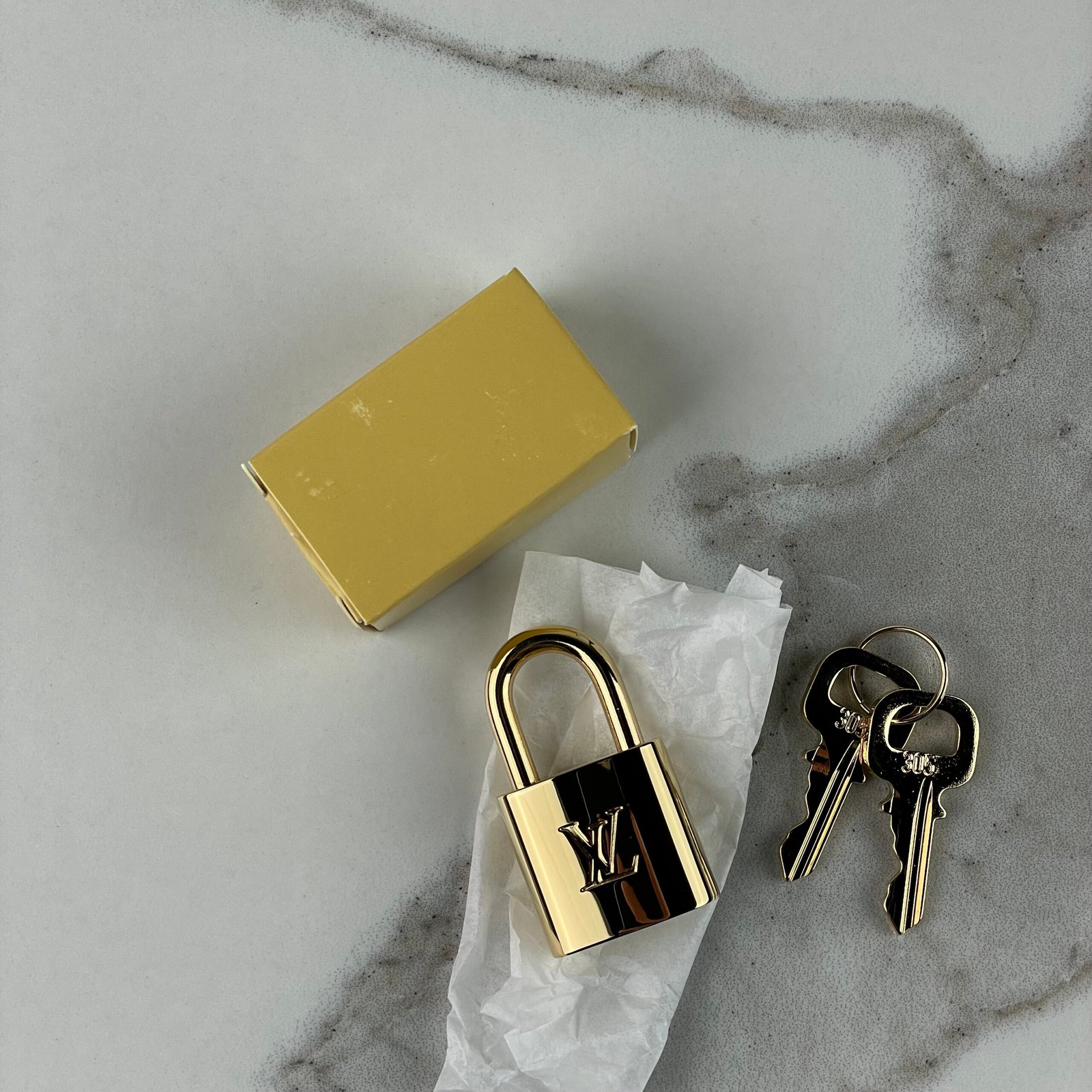LOUIS VUITTON Cadenas – Image 2