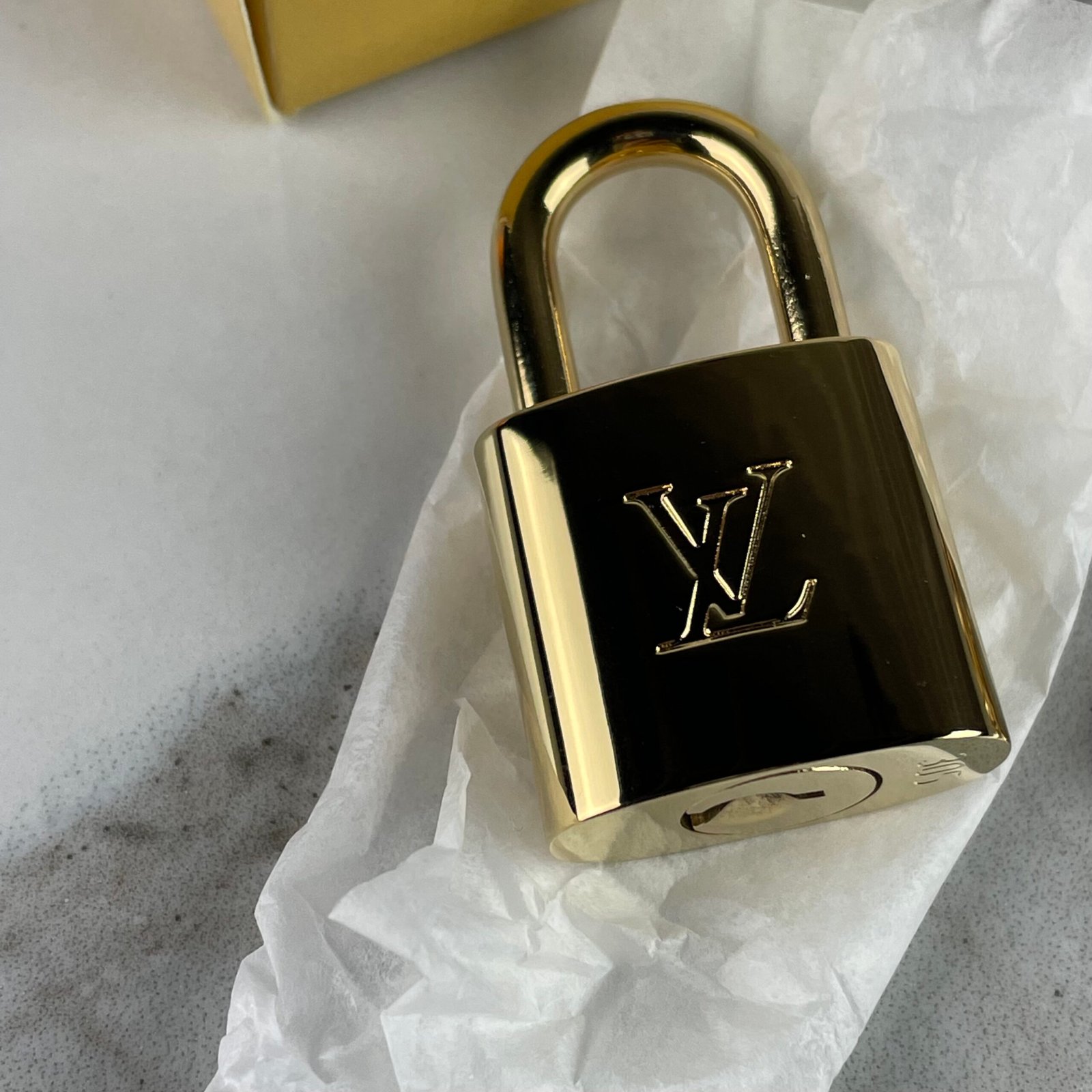 LOUIS VUITTON Cadenas – Image 3