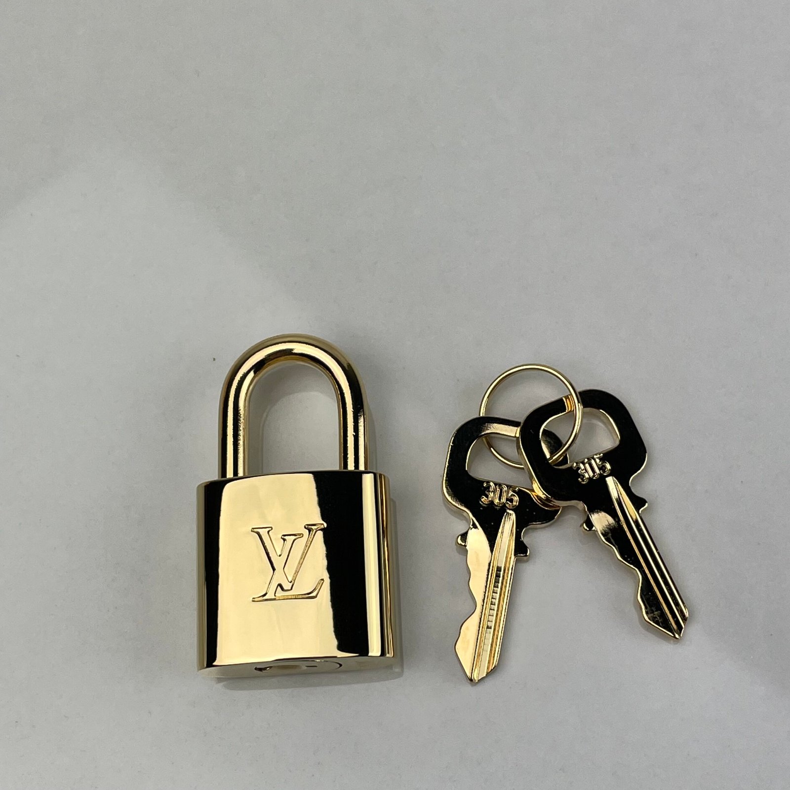 LOUIS VUITTON Cadenas