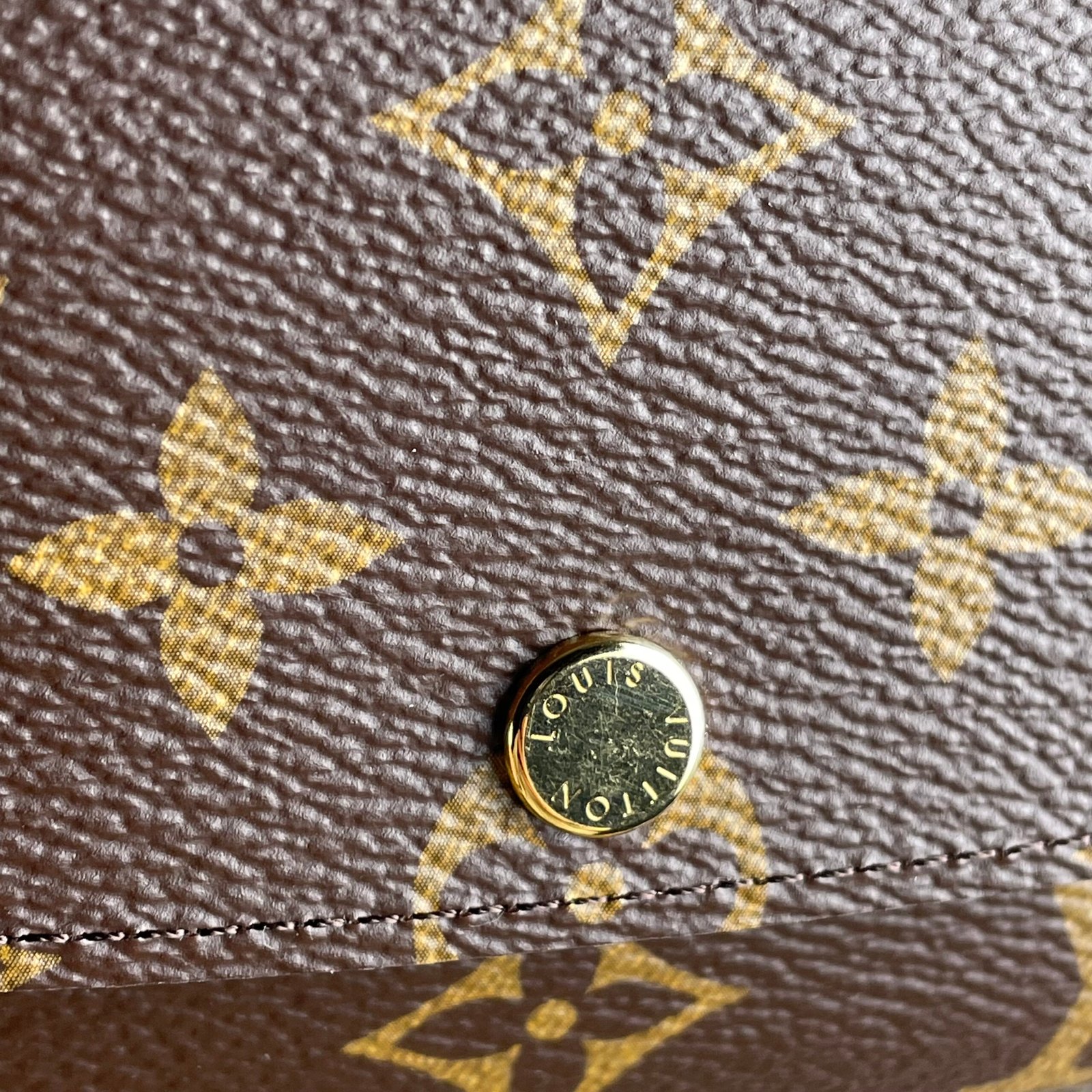 LOUIS VUITTON Émilie Wallet – Image 5