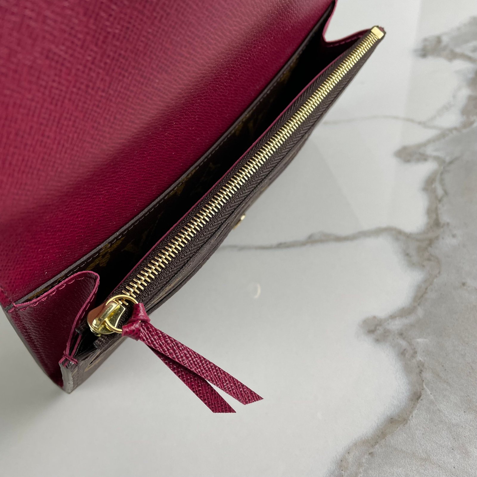 LOUIS VUITTON Émilie Wallet – Image 11