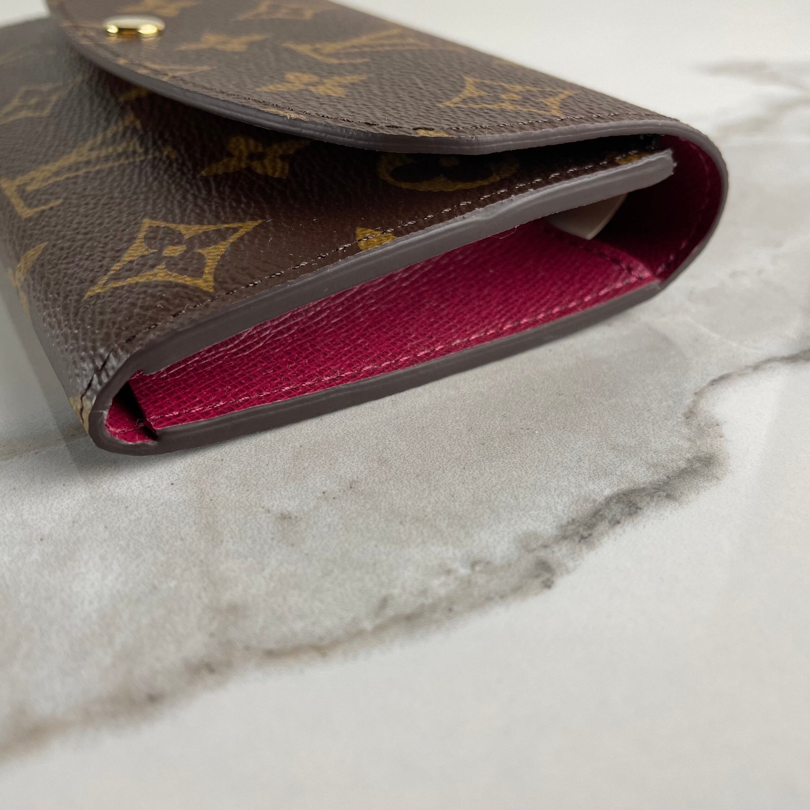 LOUIS VUITTON Émilie Wallet – Image 15