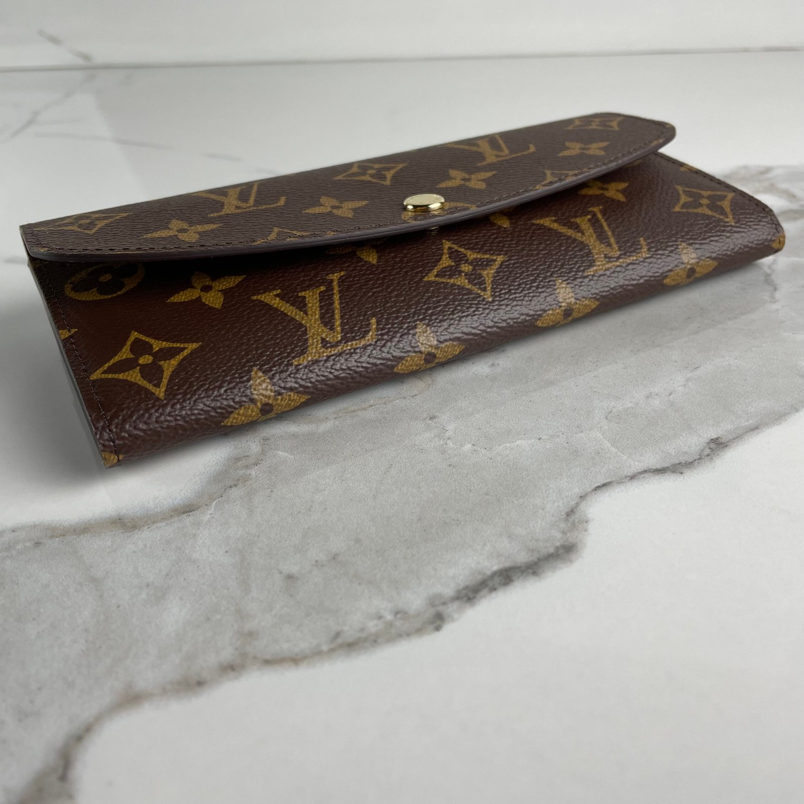 LOUIS VUITTON Émilie Wallet – Image 18
