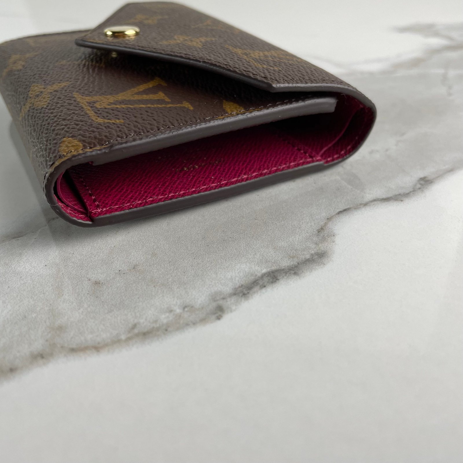 LOUIS VUITTON Victorine Wallet – Image 15