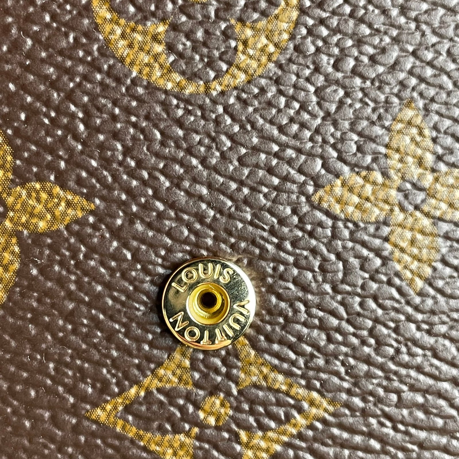 LOUIS VUITTON Victorine Wallet – Image 7