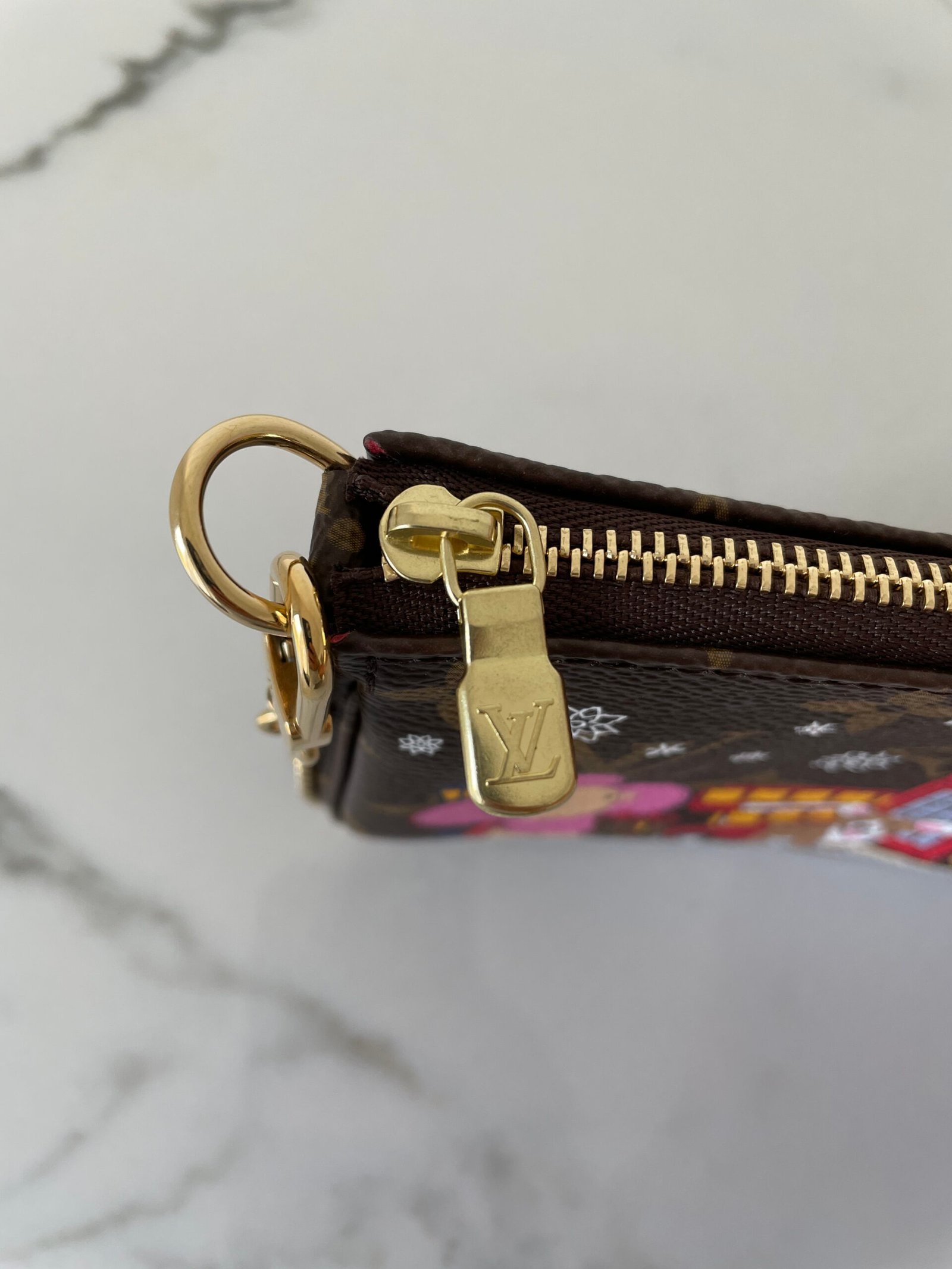 LOUIS VUITTON Mini Pochette Accessoires – Image 10