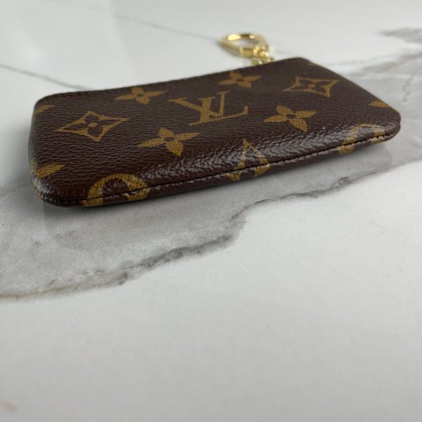 LOUIS VUITTON Pochette Clés – Image 8