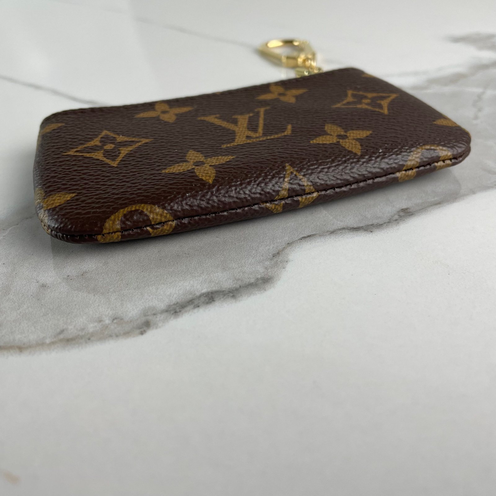 LOUIS VUITTON Pochette Clés – Image 8