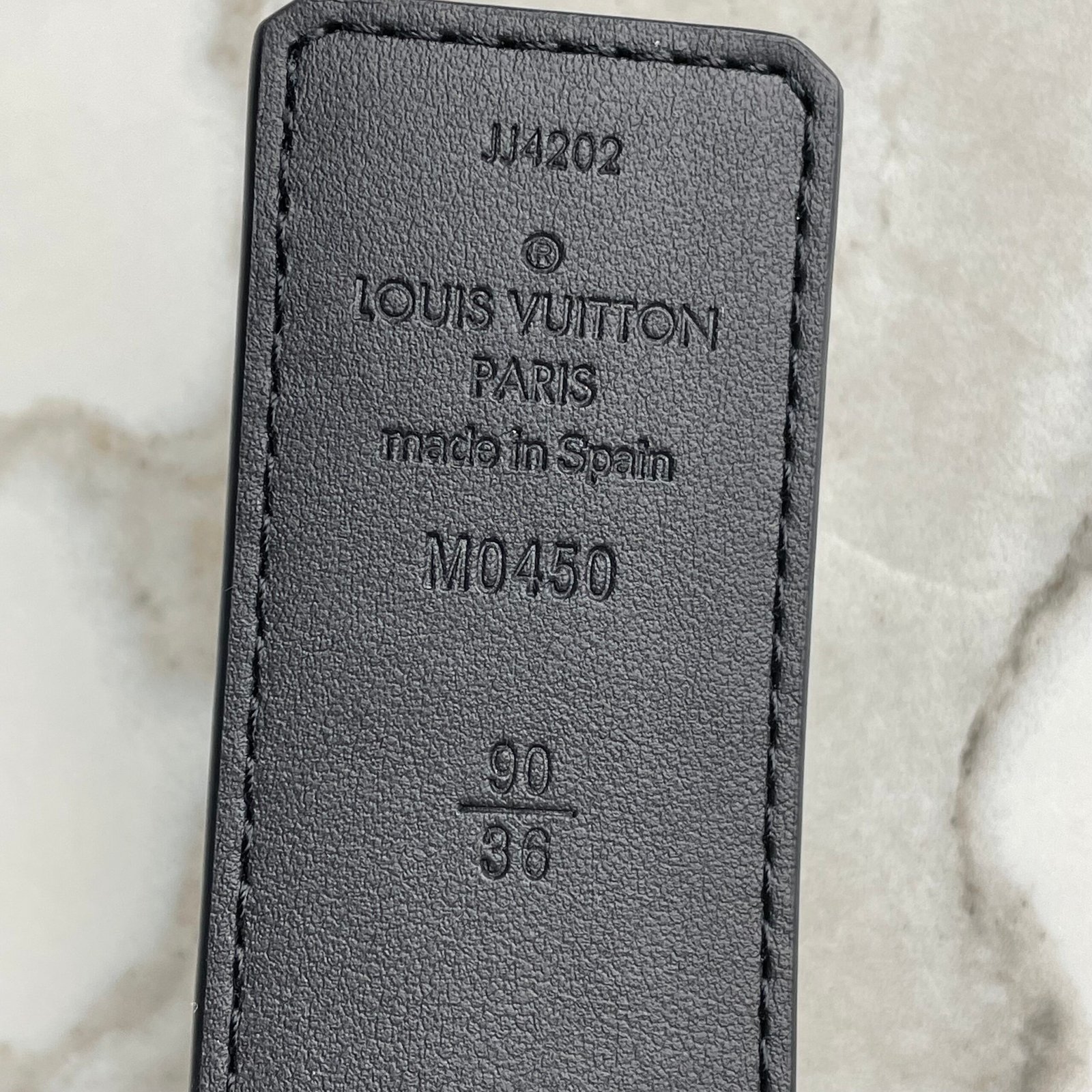 LOUIS VUITTON Ceinture LV Initiales 35 mm Réversible – Image 3