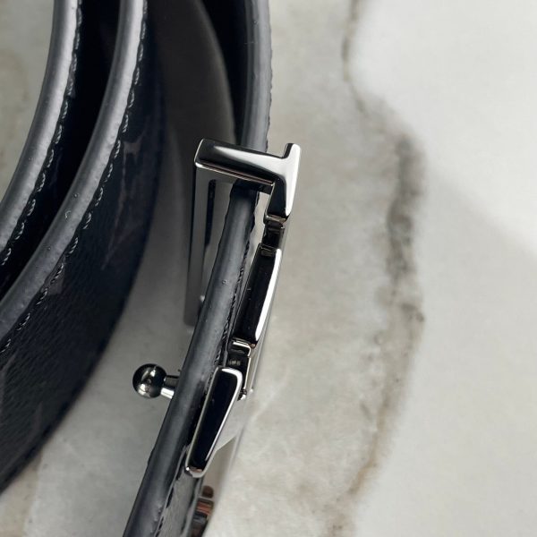 LOUIS VUITTON Ceinture LV Initiales 35 mm Réversible – Image 9