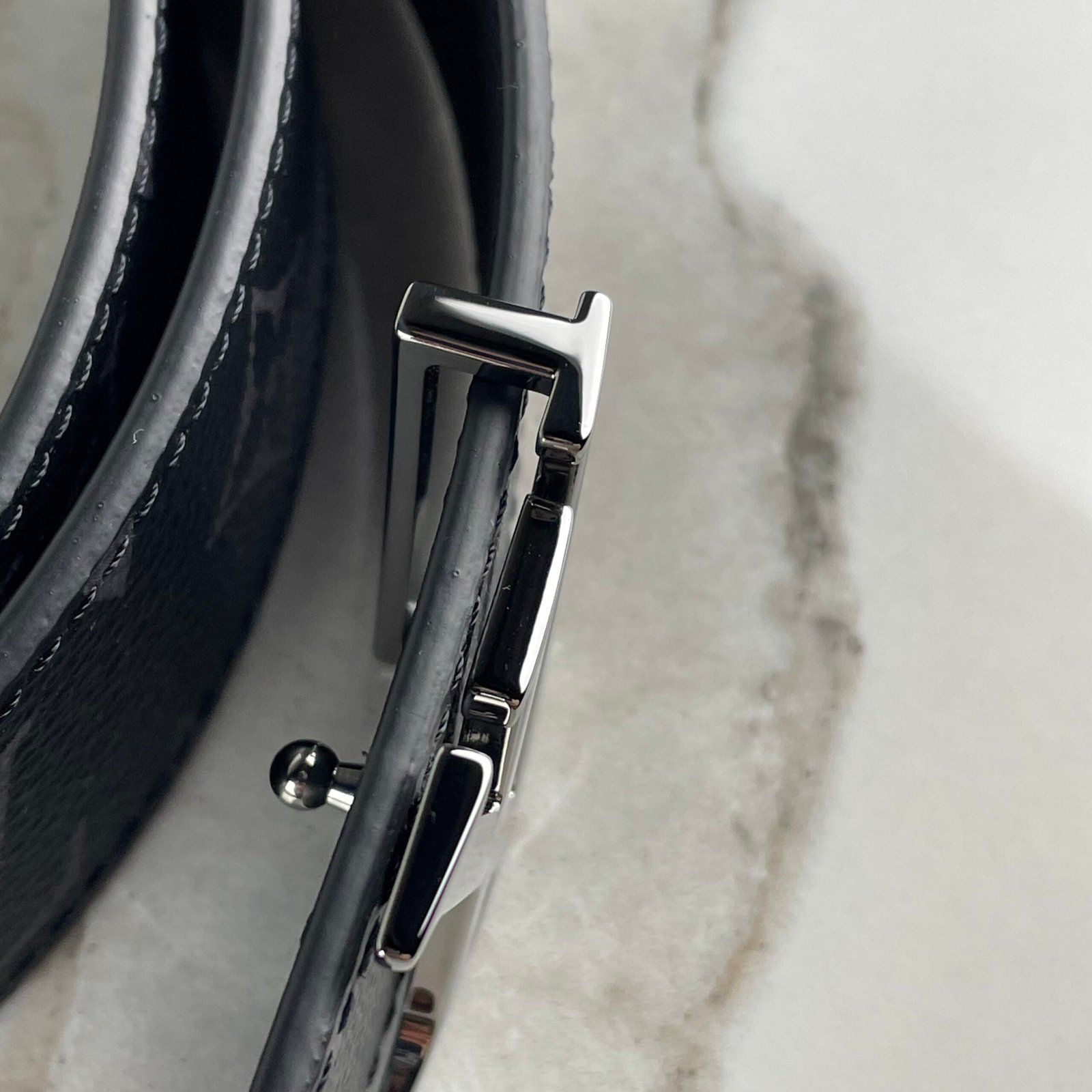 LOUIS VUITTON Ceinture LV Initiales 35 mm Réversible – Image 9