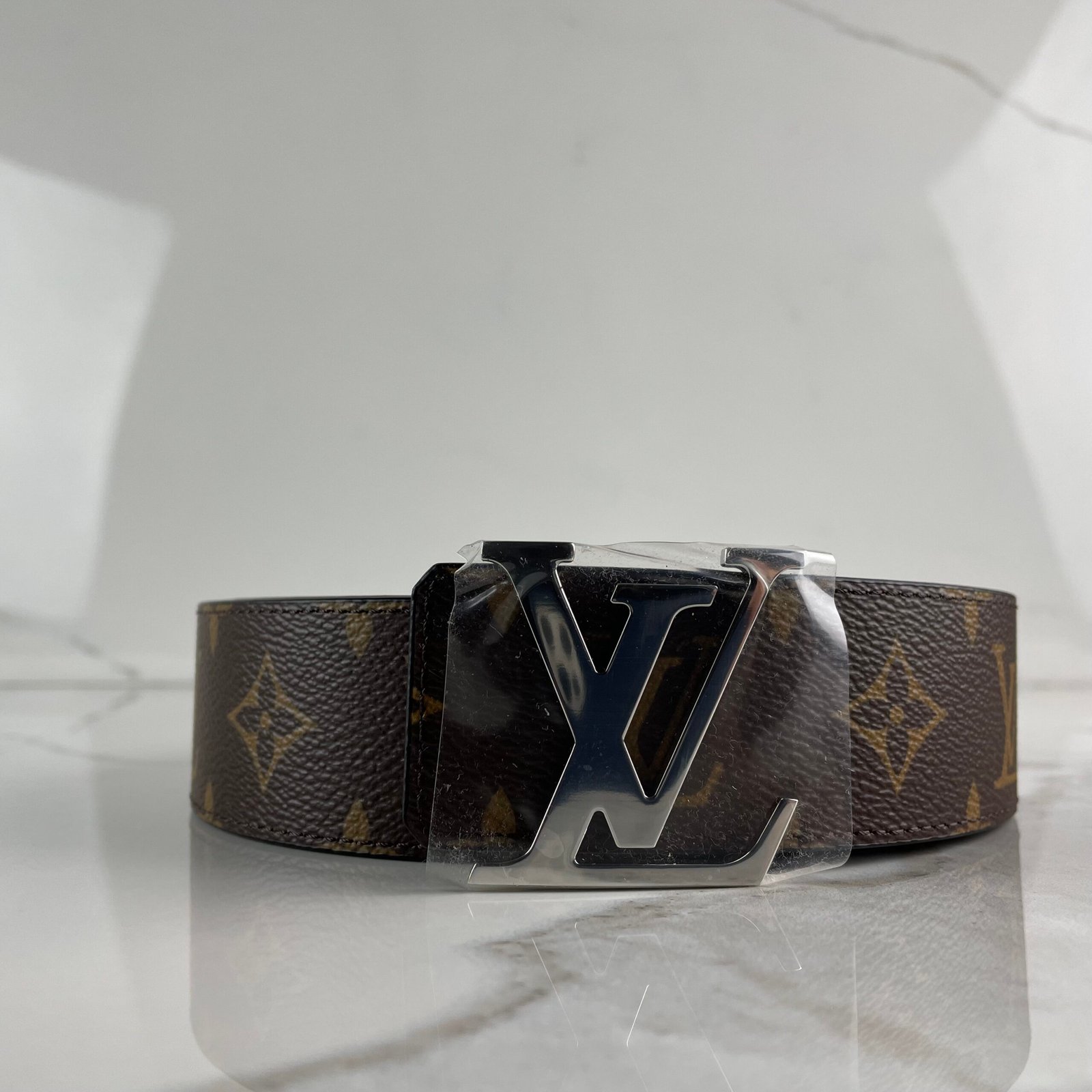 LOUIS VUITTON Ceinture LV Initiales Réversible Monogram