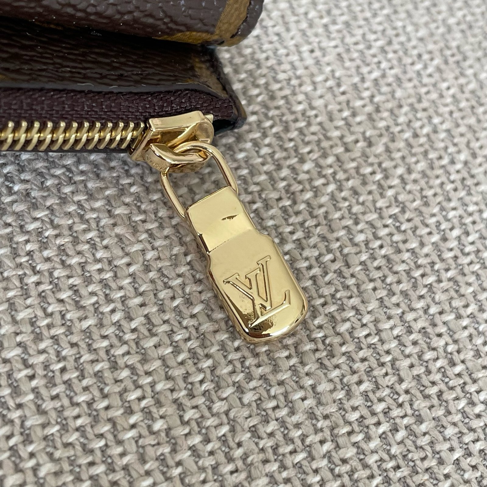 LOUIS VUITTON Recto Verso Card Holder – Image 10