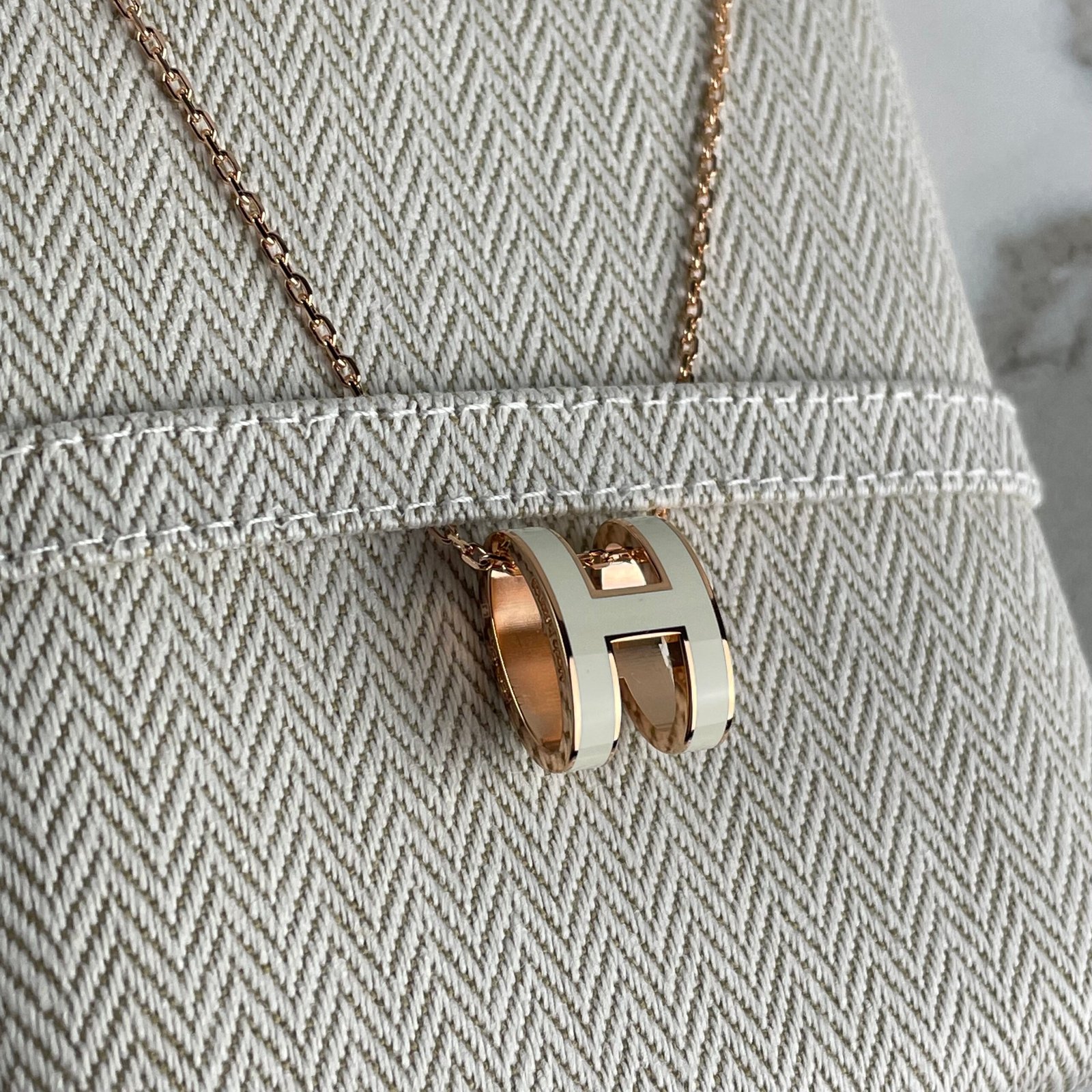 HERMÈS Pendentif Pop H – Image 3