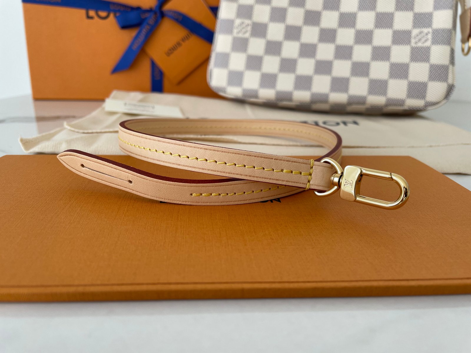 LOUIS VUITTON Pochette Accesoires NM – Image 9