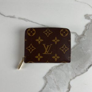LOUIS VUITTON Zippy Wallet