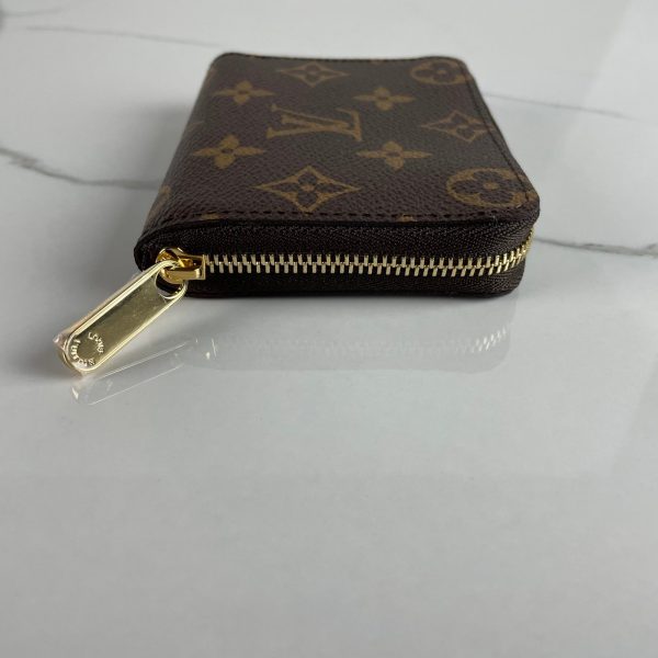 LOUIS VUITTON Zippy Wallet – Image 7