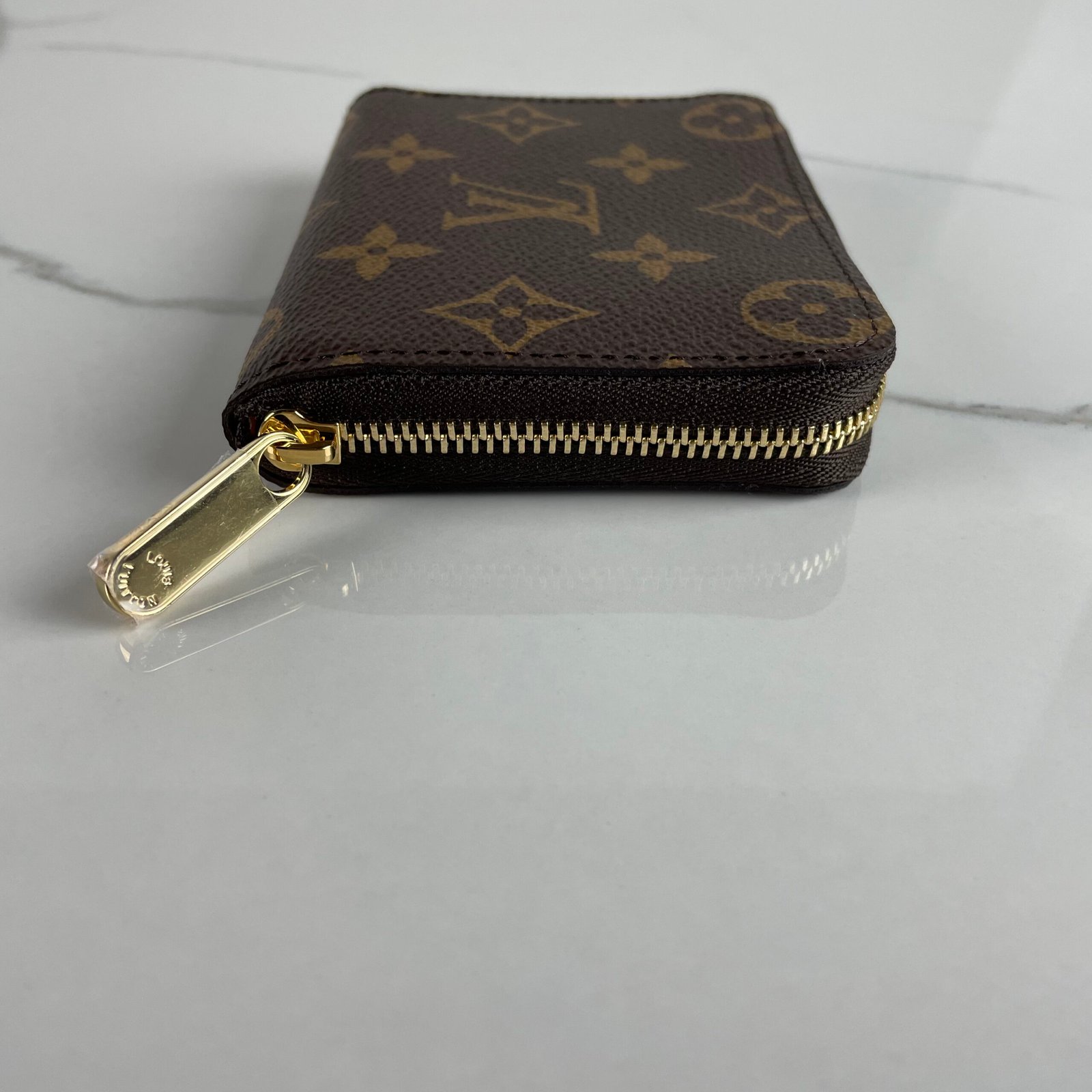 LOUIS VUITTON Zippy Wallet – Image 7