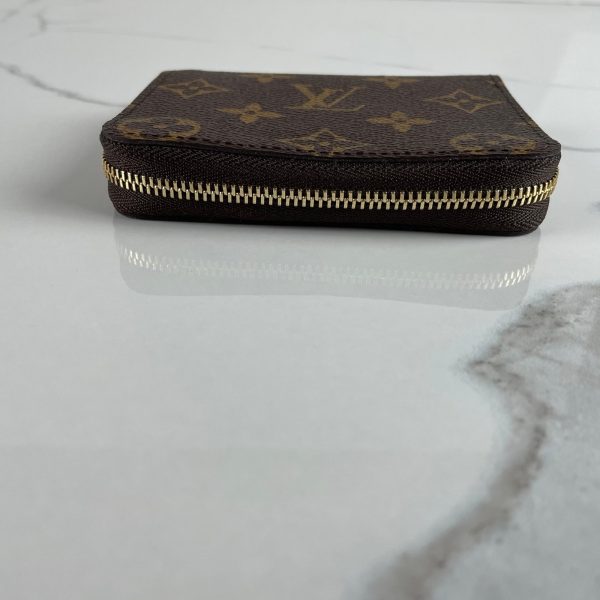 LOUIS VUITTON Zippy Wallet – Image 10