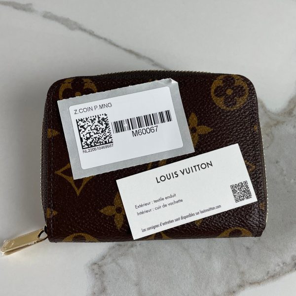 LOUIS VUITTON Zippy Wallet – Image 4
