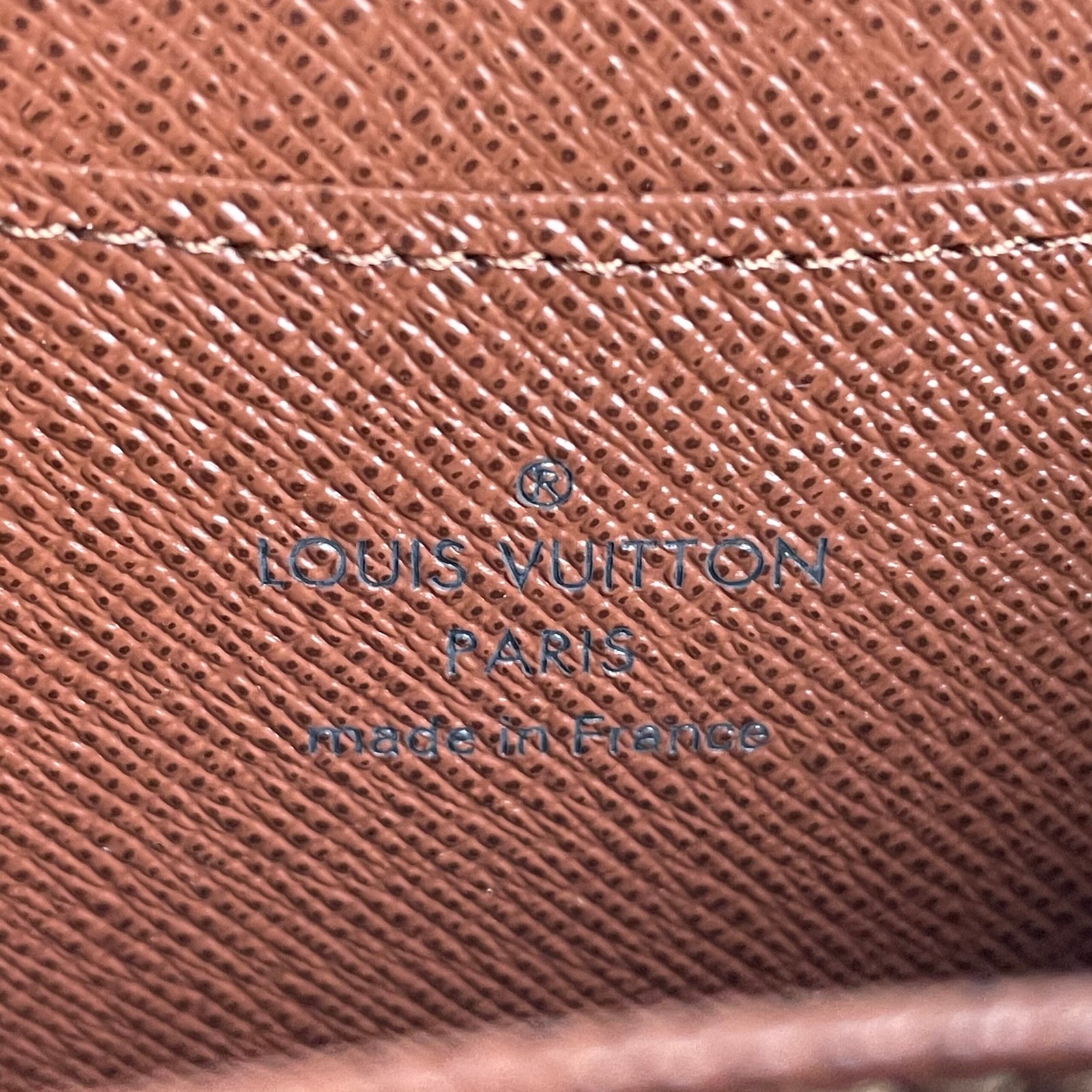 LOUIS VUITTON Zippy Wallet – Image 5