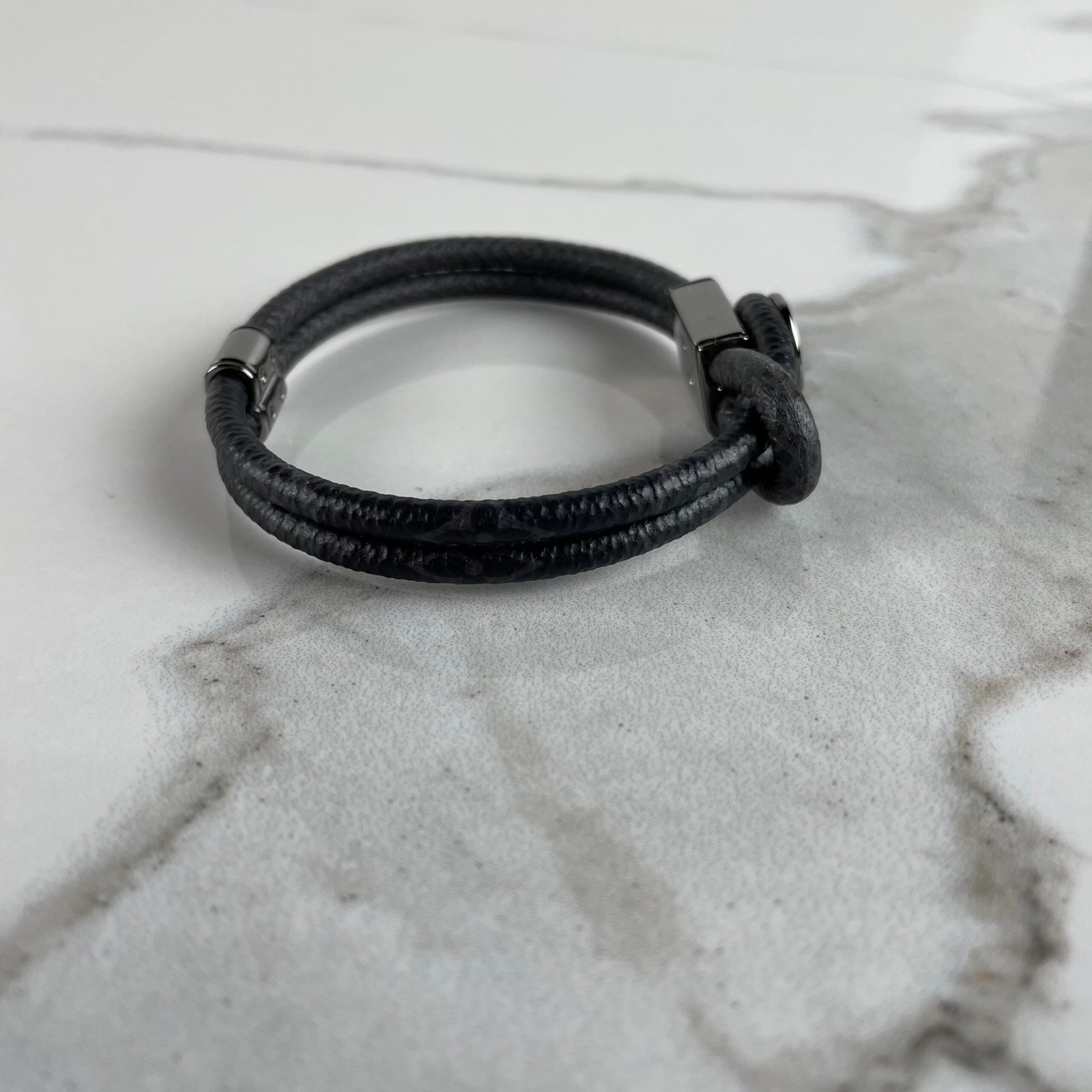 LOUIS VUITTON Bracelet Loop It – Image 8