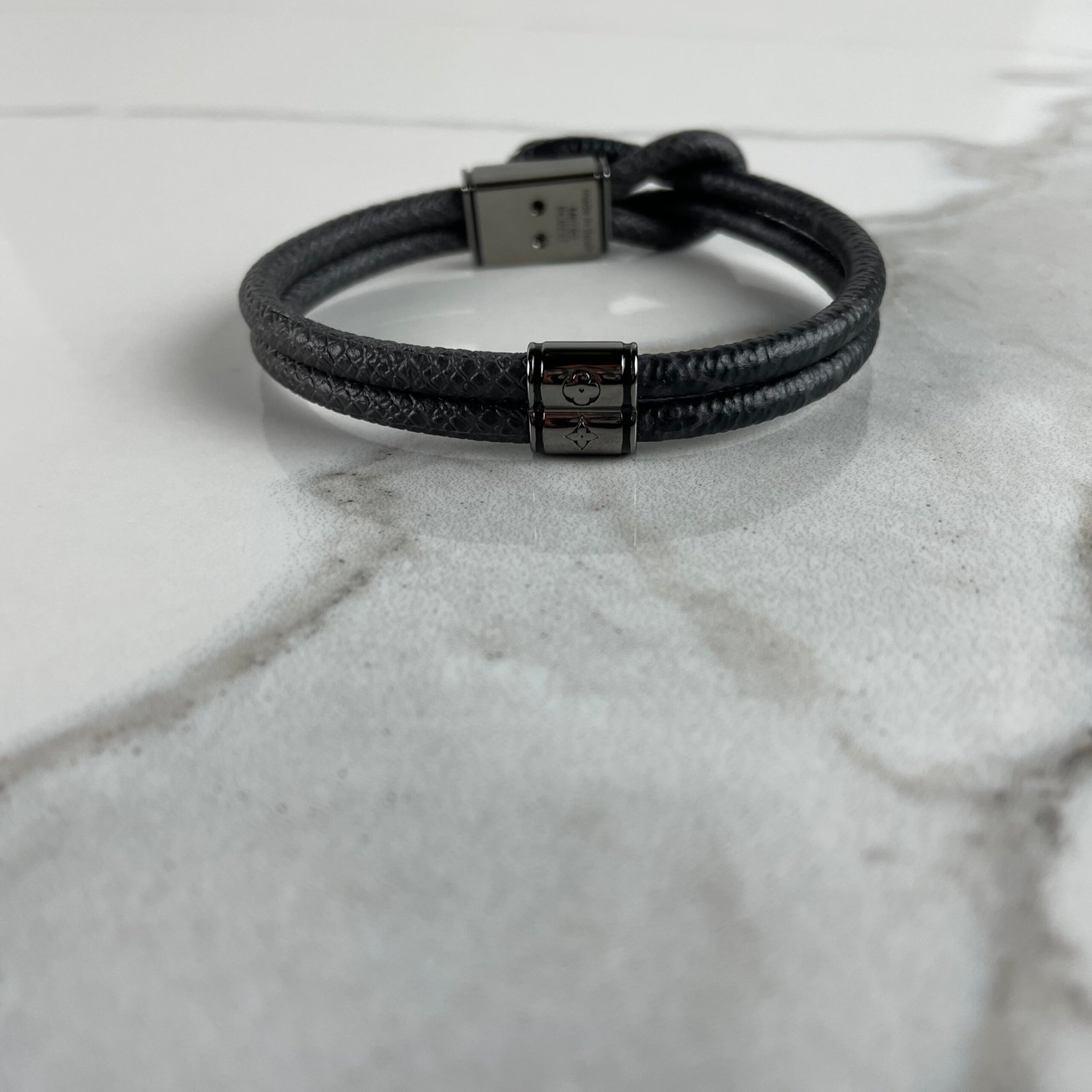 LOUIS VUITTON Bracelet Loop It – Image 9