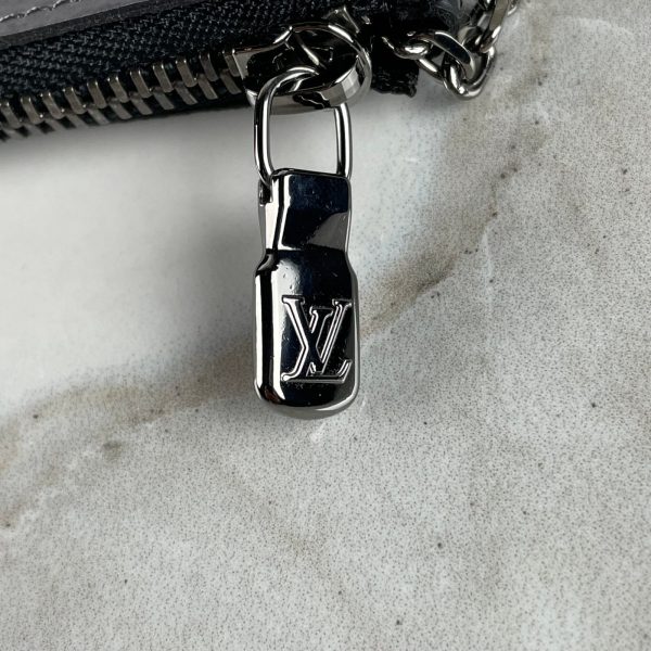 LOUIS VUITTON Pochette Clés – Image 9