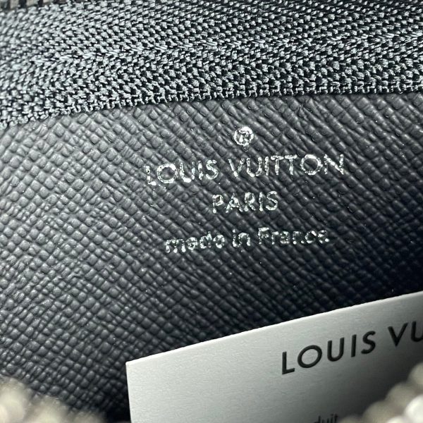 LOUIS VUITTON Pochette Clés – Image 12