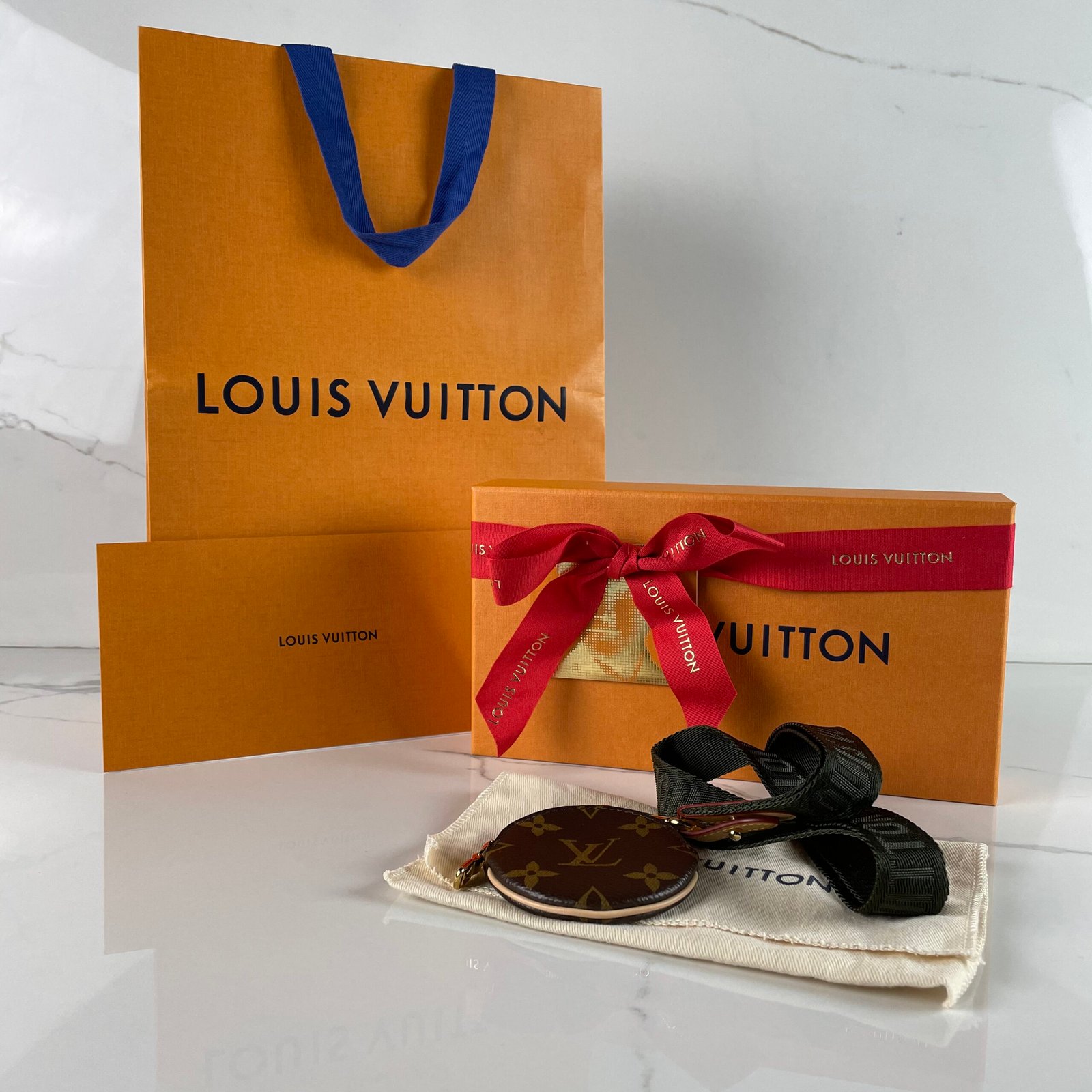 LOUIS VUITTON Porte-Clés Lanyard Multipochette – Image 2