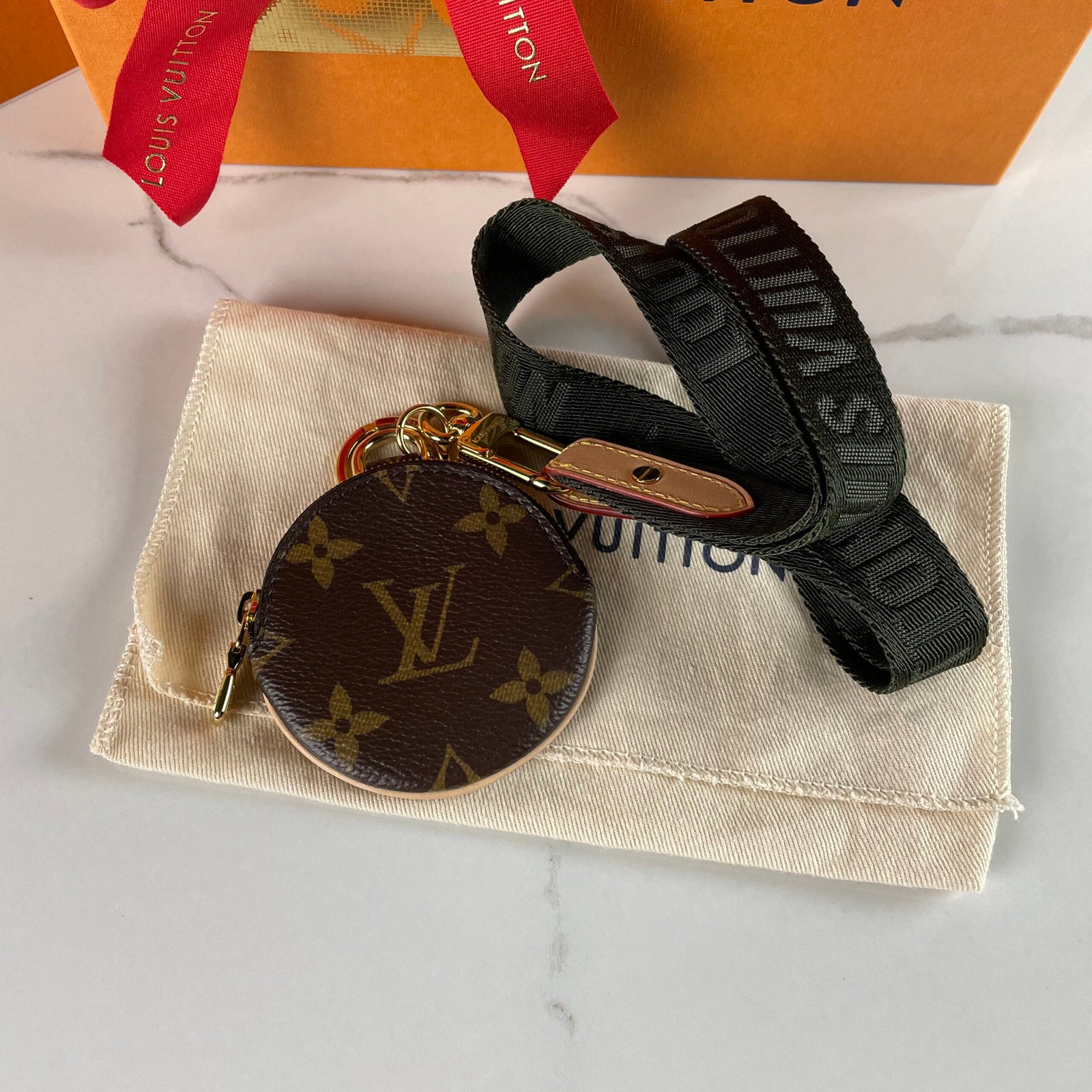 LOUIS VUITTON Porte-Clés Lanyard Multipochette – Image 3